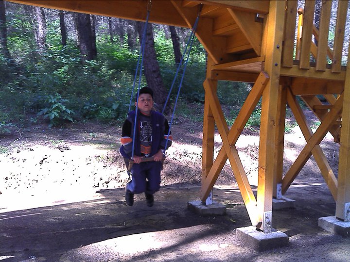 252053_259366627425461_6532657_n