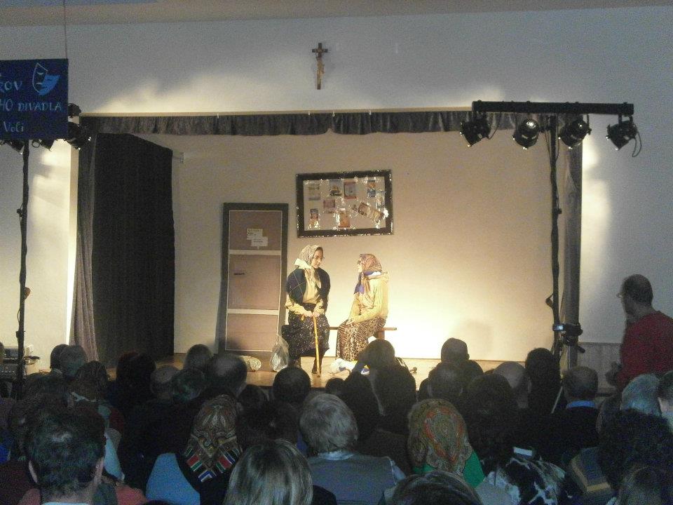 421881_123169157812280_53408472_n